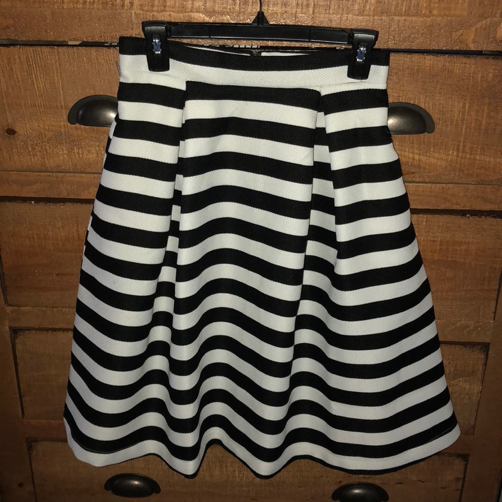 Vintage style high waisted striped skirt